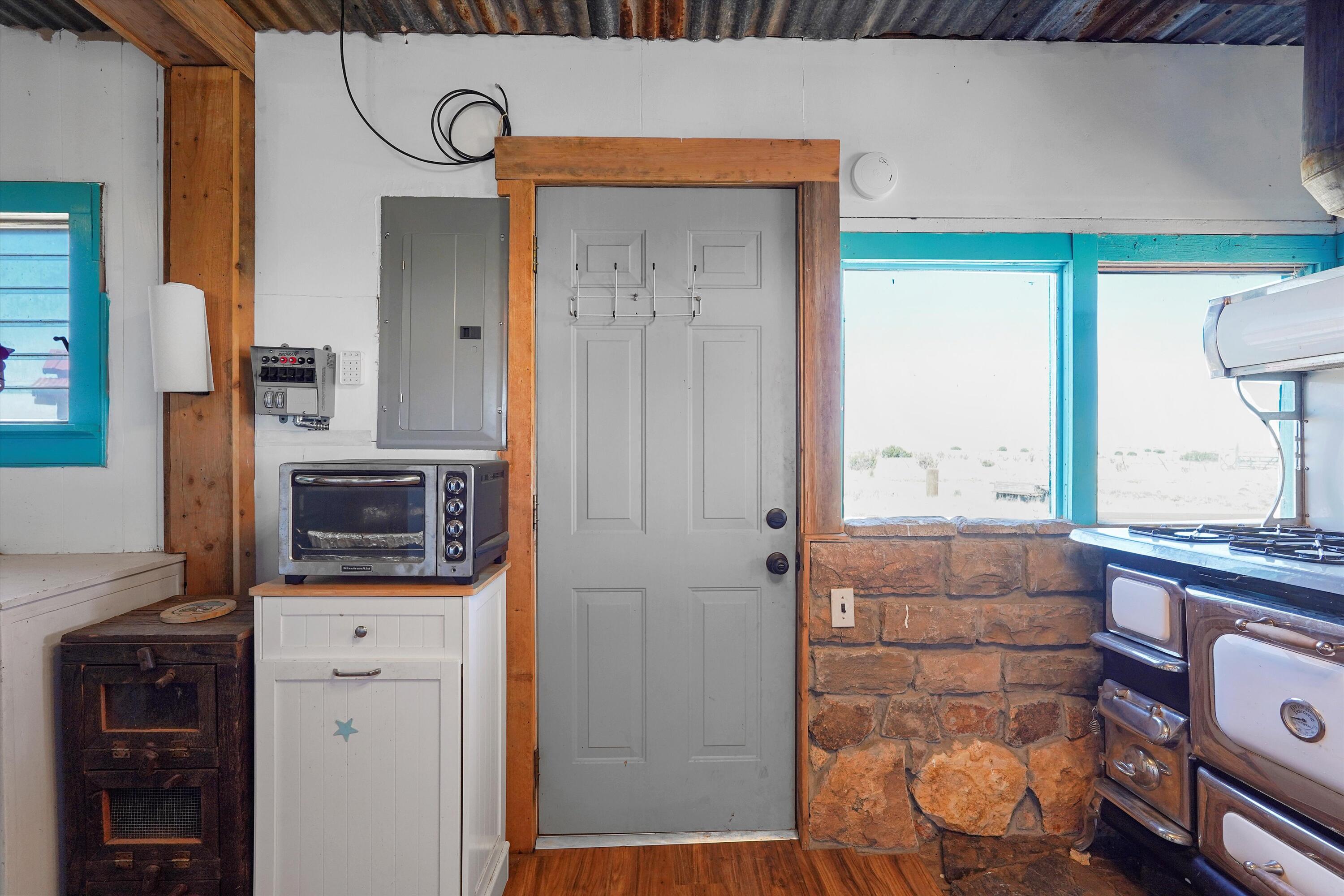 550 Peacock Road, McIntosh, New Mexico image 7