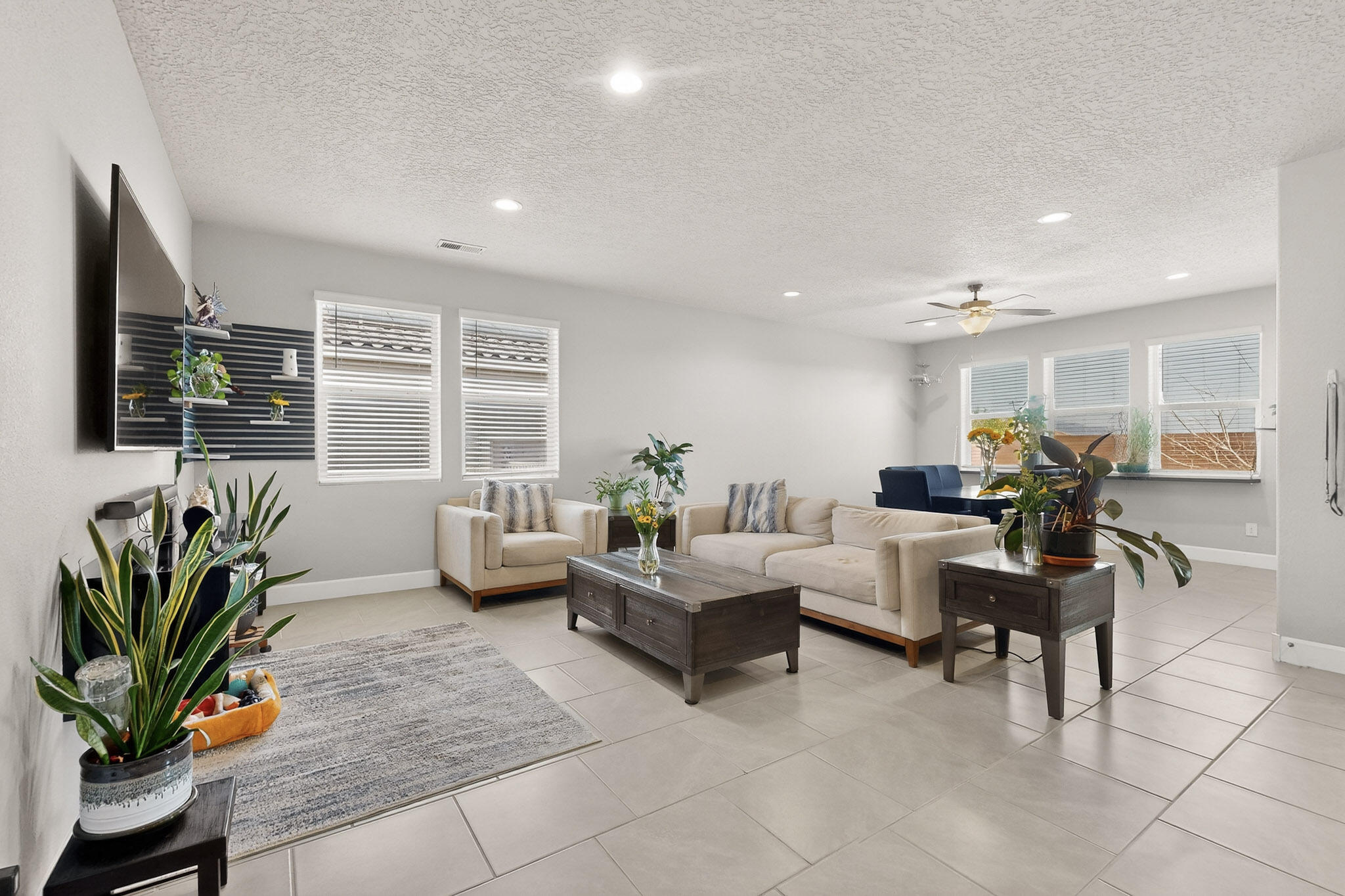 4528 Skyline Loop NE