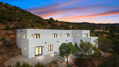Photo of 1339 BISHOPS LODGE ROAD Rd, Santa Fe, NM 87506 (MLS # 1092307)