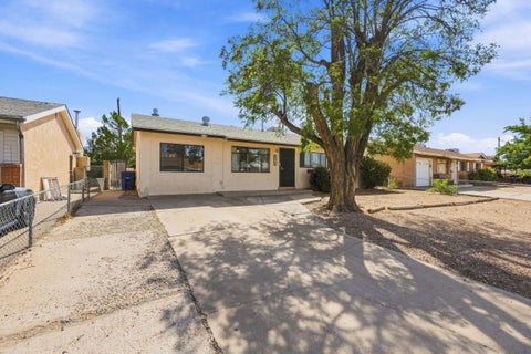 Homes For Sale - 308 Espejo Street<br/> Bernalillo County, Albuquerque, NM 87123