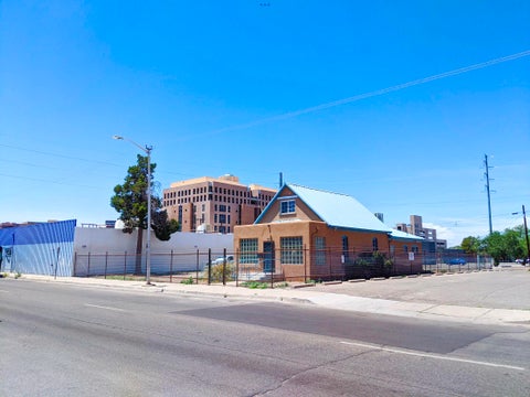 Photo of 1019 2nd Street NW, Albuquerque, NM 87102 (MLS # 1111905)