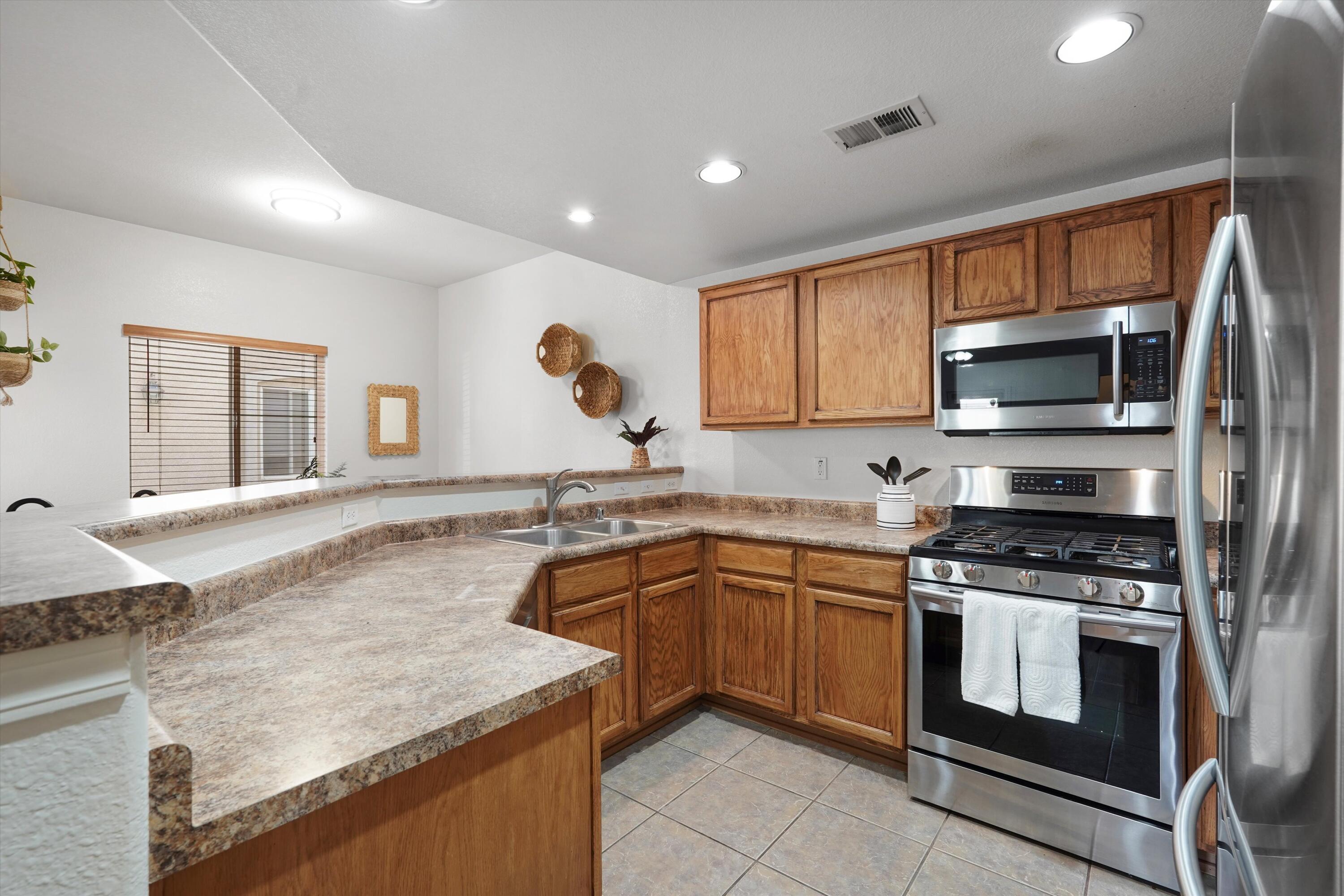 6800 Vista Del Norte Road NE 1114