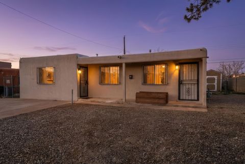 Photo of 8013 Kathryn Avenue SE, Albuquerque, NM 87108 (MLS # 1096301)