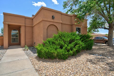 Homes For Sale - 1726 Tramview Court<br/> Rio Rancho, NM 87144