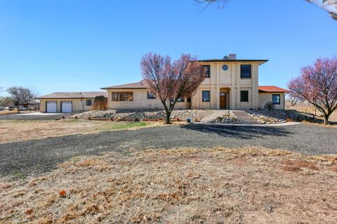 Photo of 66 Manzano Drive, Los Lunas, NM 87031 (MLS # 1080549)