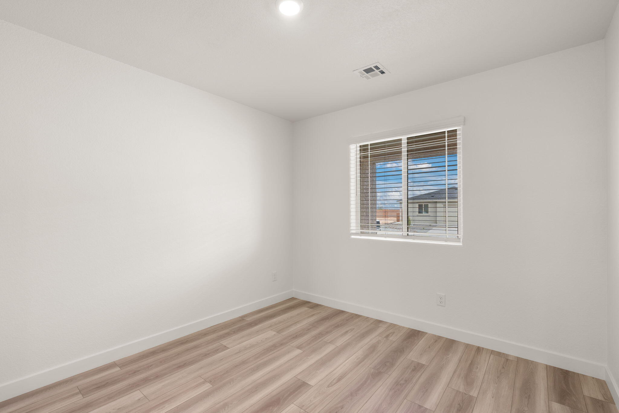 1625 Saddleback Trail NE