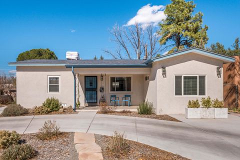 4225 Courtney Avenue NE Albuquerque NM 87108