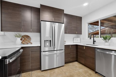 2221 Frederick Place NW Albuquerque NM 87104