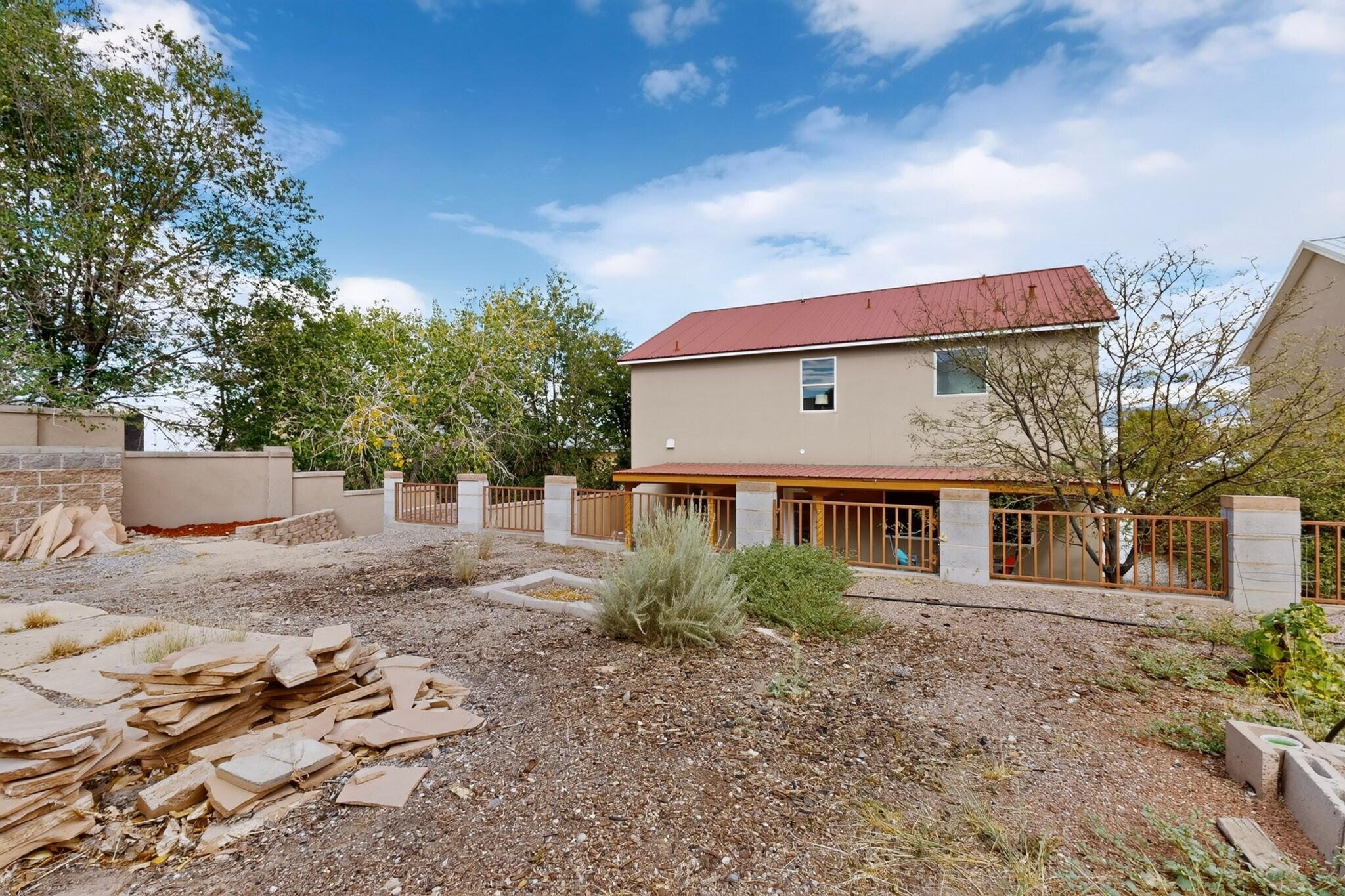401 Minturn Loop NE