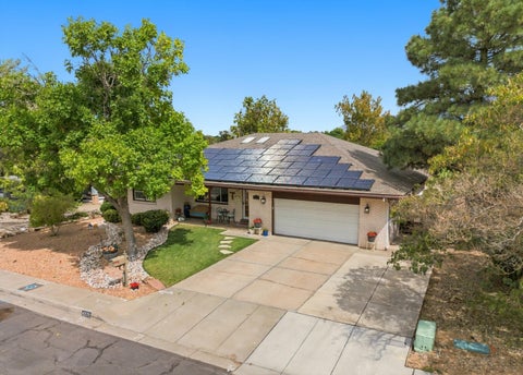 Photo of 4722 Sherwood Street NE, Albuquerque, NM 87109 (MLS # 1111728)