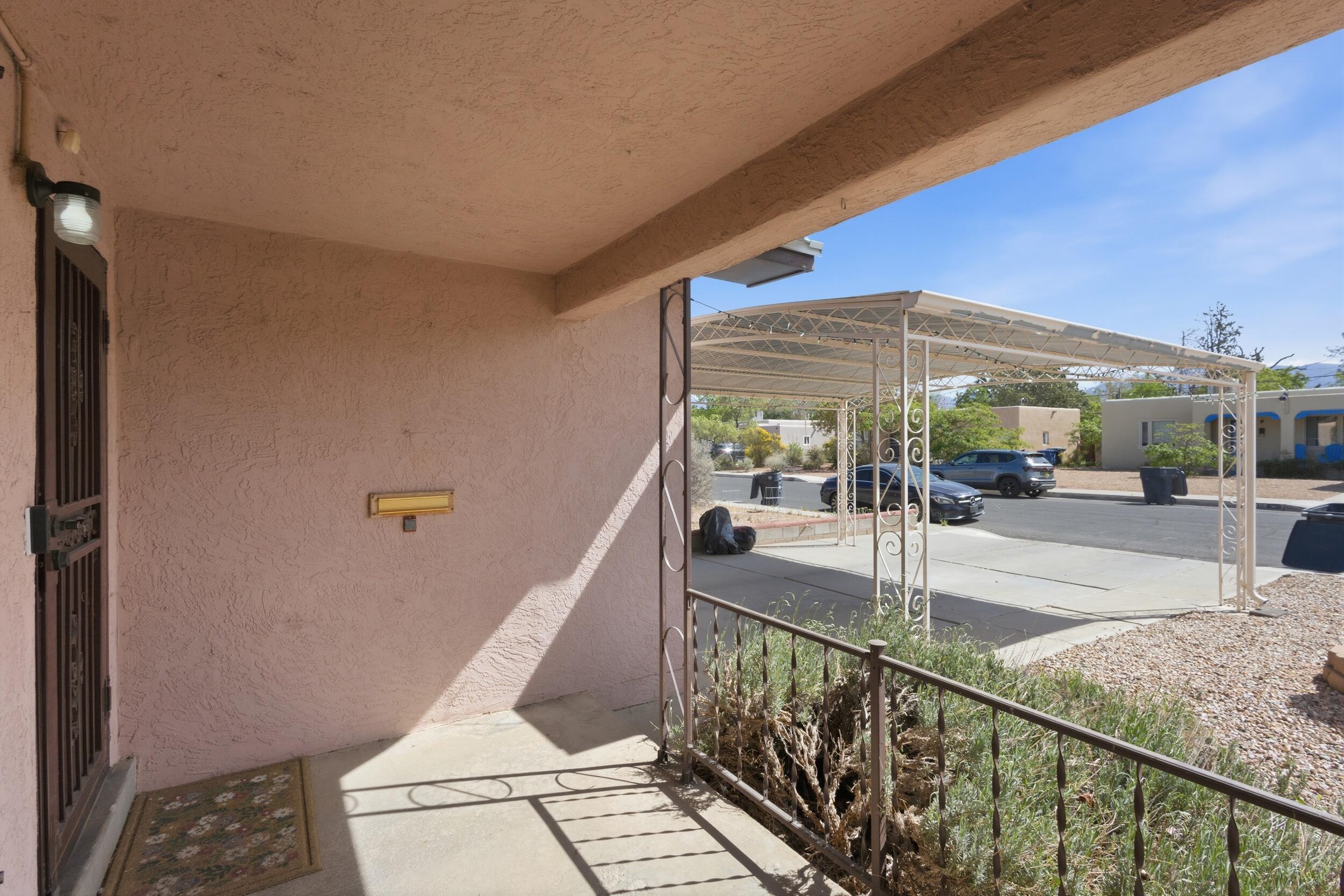 409 Valencia Drive NE