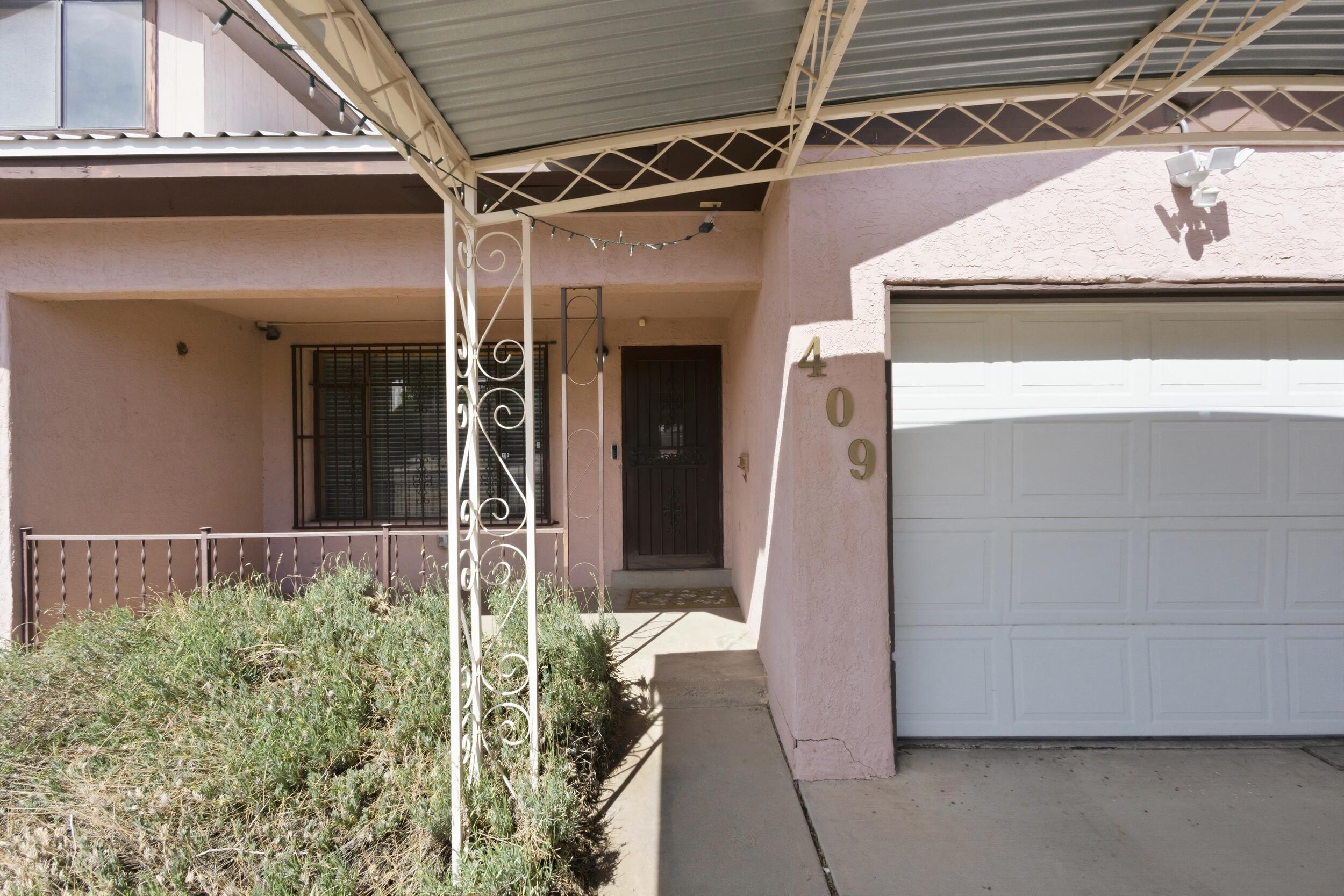 409 Valencia Drive NE