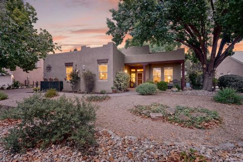 Photo of 2805 Rio Orilla Lane NW, Albuquerque, NM 87120 (MLS # 1107440)