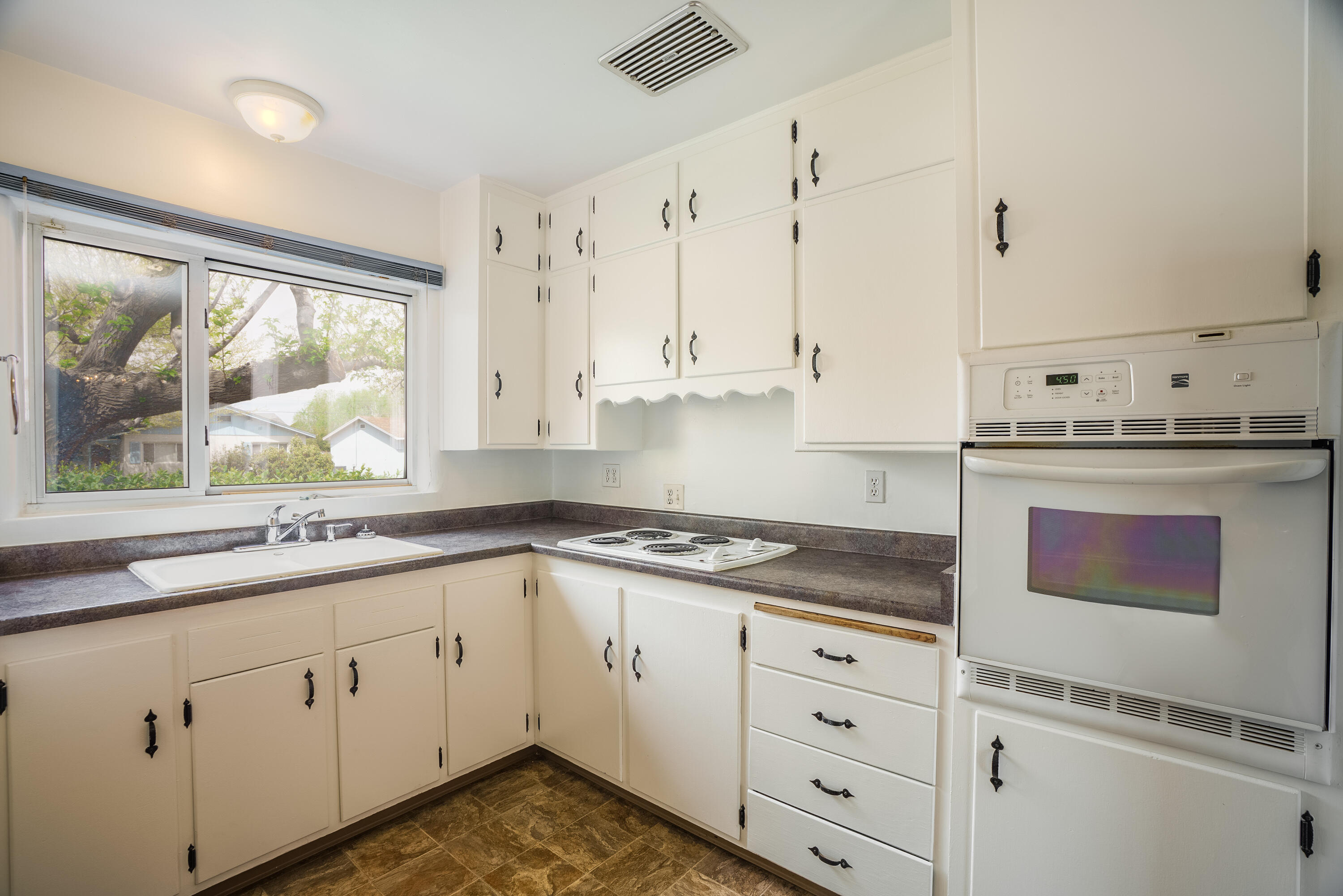 2928 Cardenas Drive, Albuquerque, New Mexico image 8