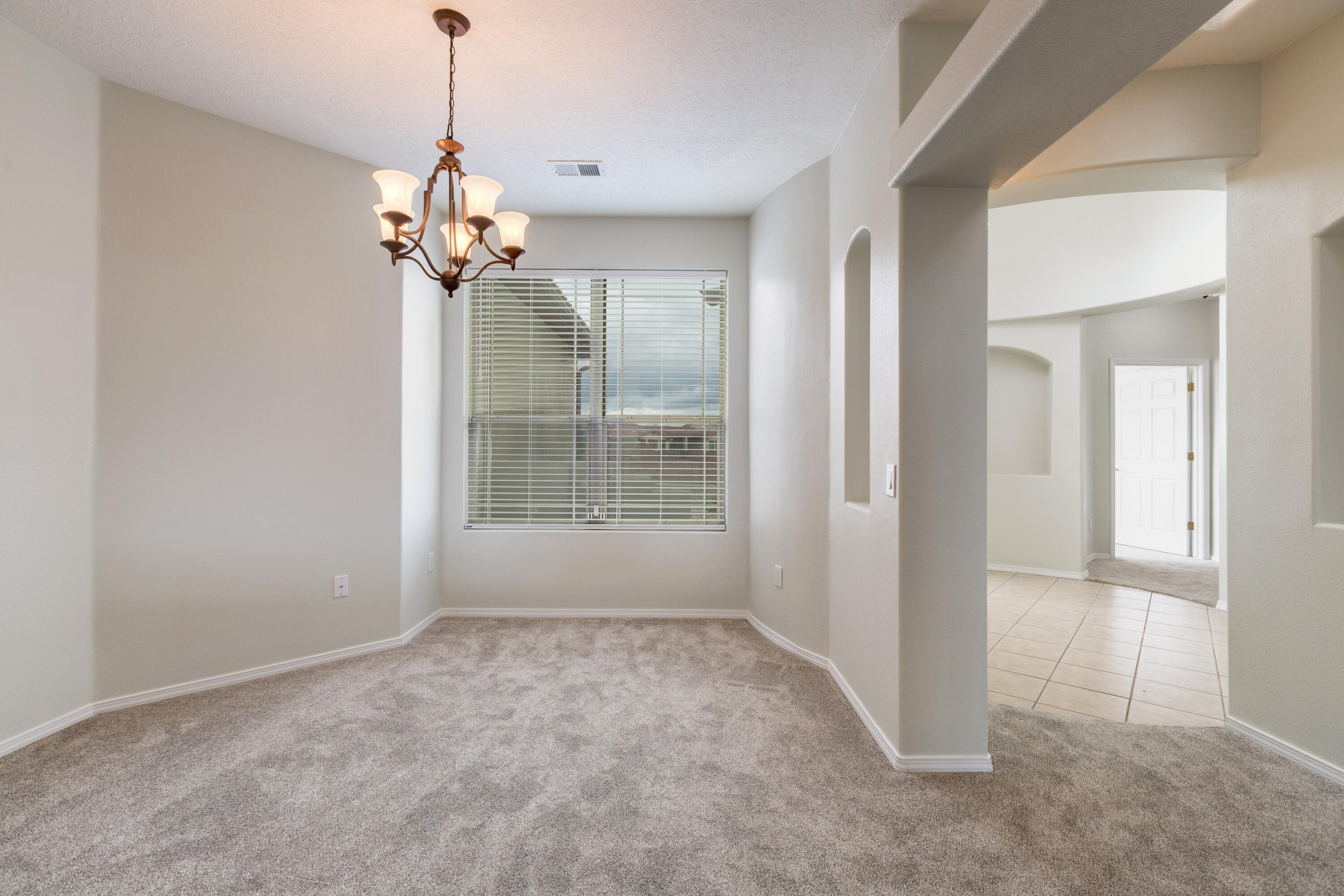 804 Loma Pinon Loop NE