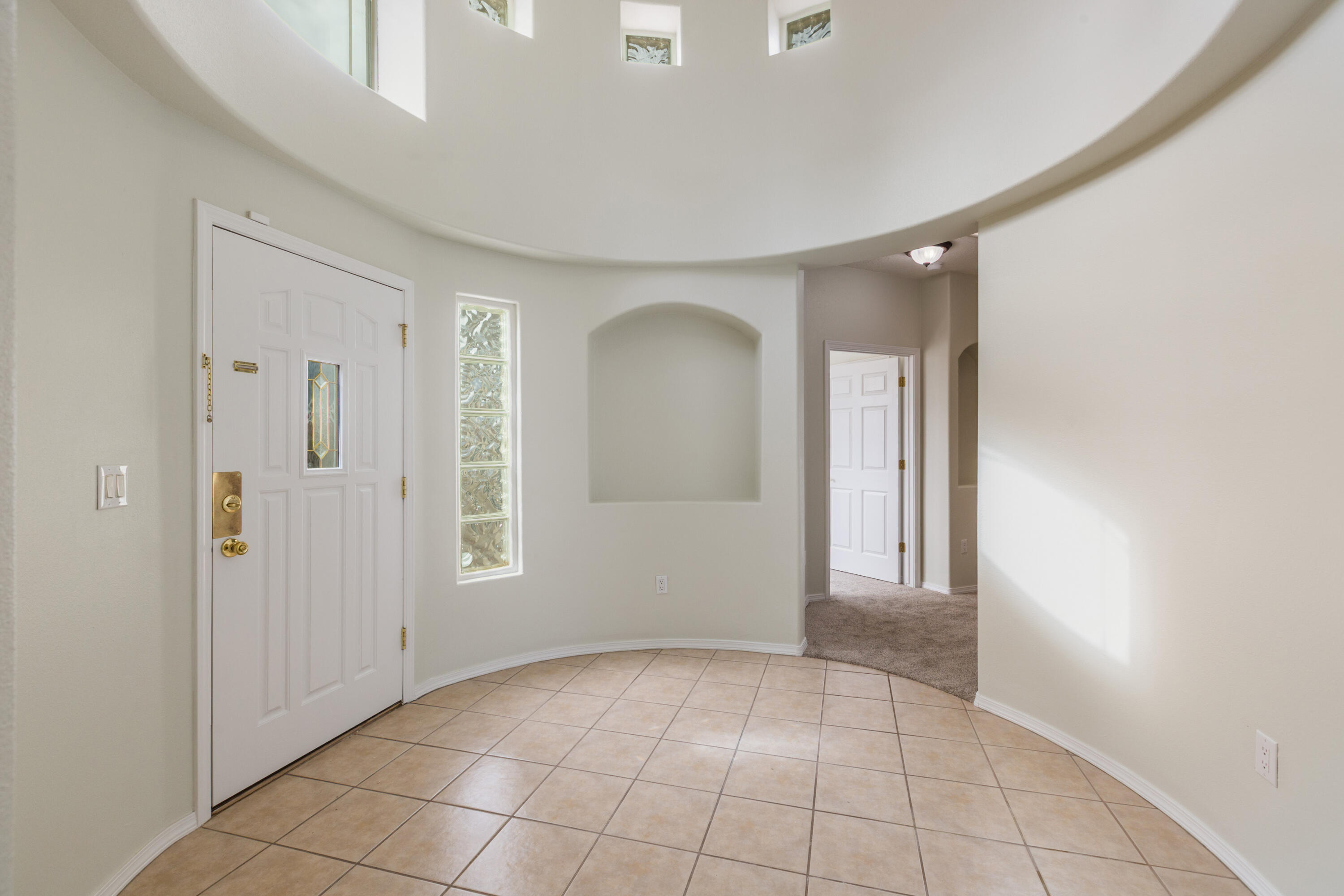 804 Loma Pinon Loop NE