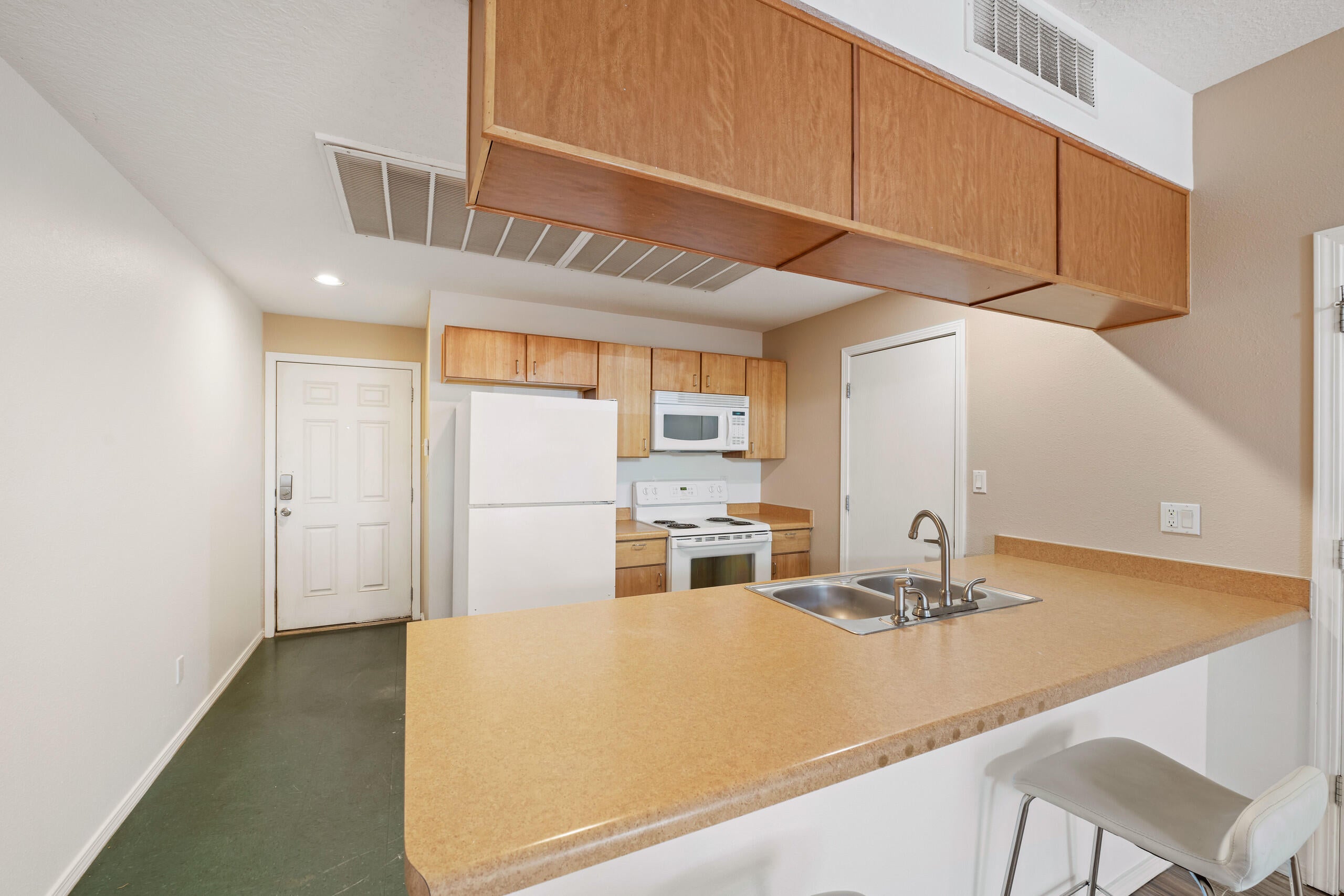 702 Broadway Boulevard SE APT 7