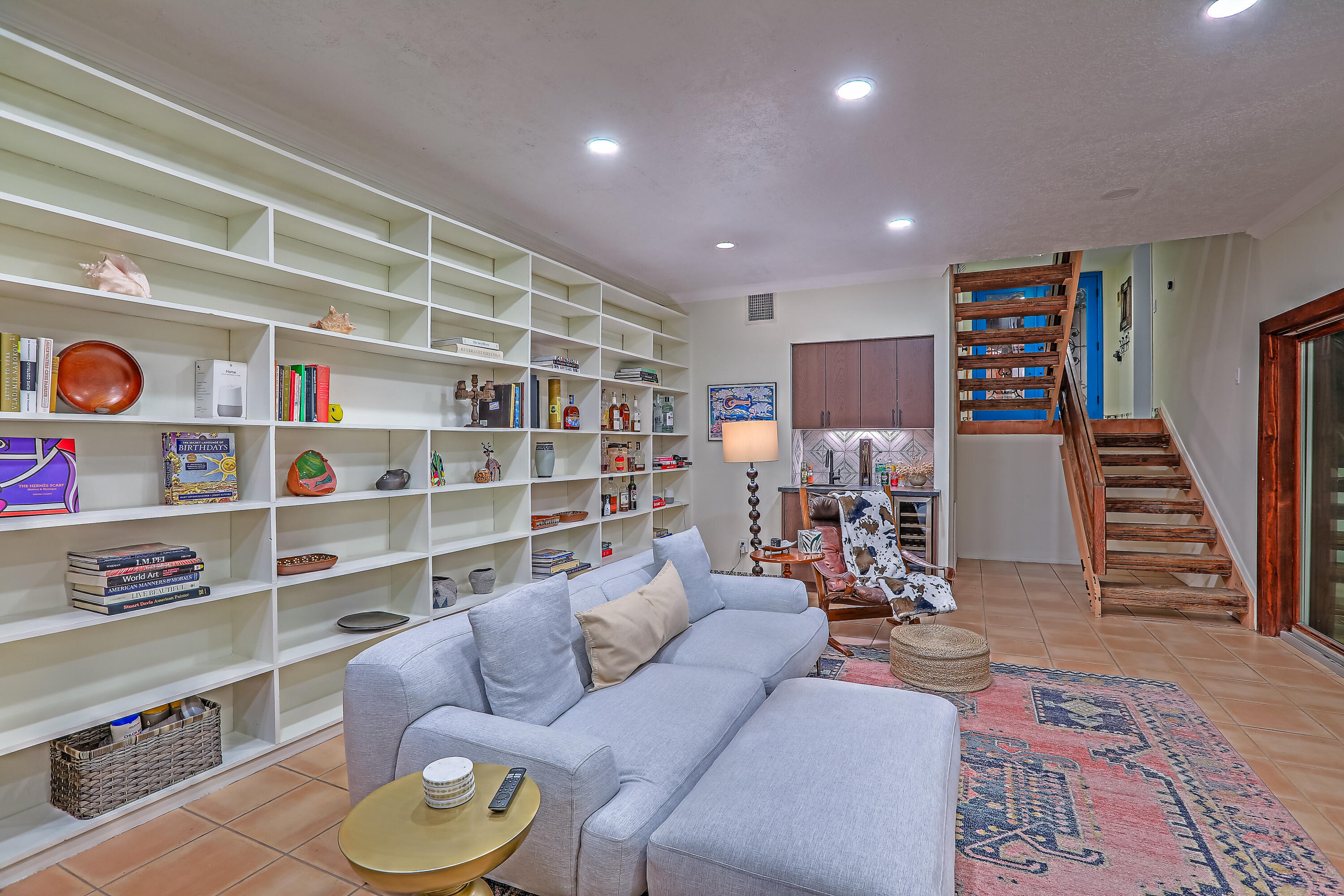 2 La Villita Tres Street NE