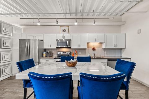 Photo of 524 Central Avenue SW #UNIT 407, Albuquerque, NM 87102 (MLS # 1094298)