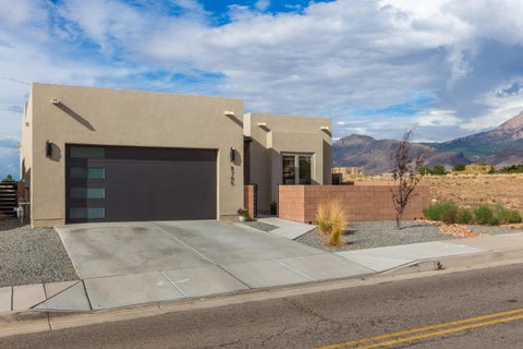 Photo of 8705 Signal Avenue NE, Albuquerque, NM 87122 (MLS # 1110922)