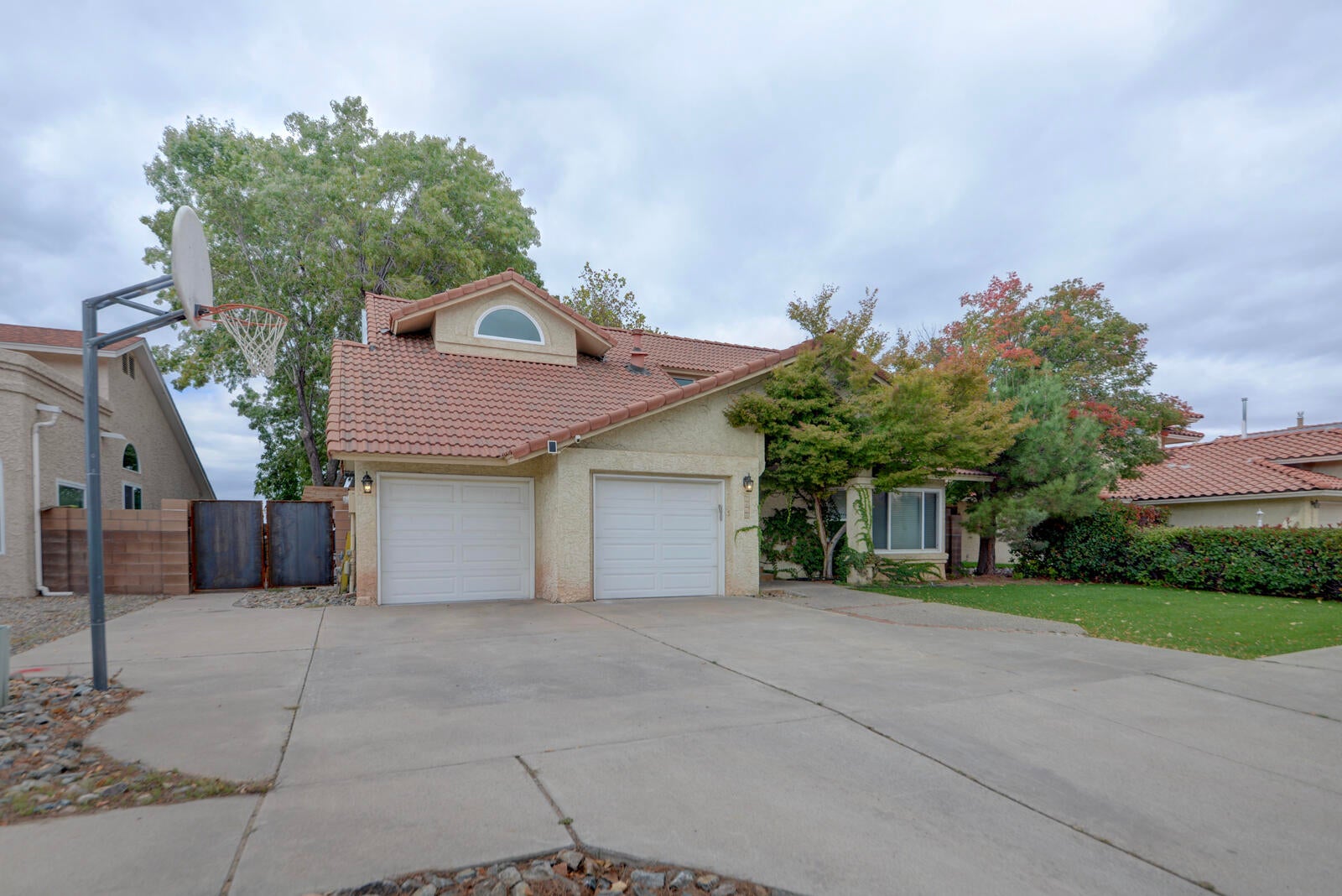 7615 Calhoun Drive NE