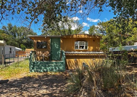 Photo of 127 ORCHARD Place, Belen, NM 87002 (MLS # 1094662)