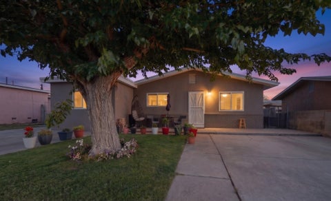 Homes For Sale - 514 57th Street<br/> Albuquerque, NM 87105