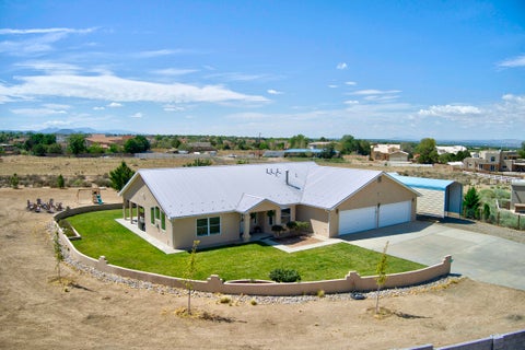Photo of 9510 Signal Avenue NE, Albuquerque, NM 87122 (MLS # 1109957)