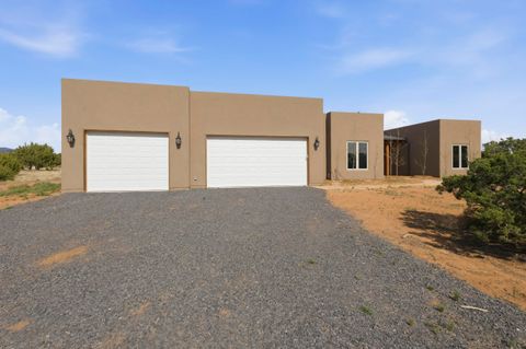 Photo of 39 Monterey Road, Santa Fe, NM 87508 (MLS # 1102467)