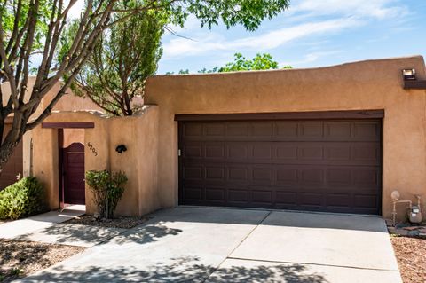 Townhouse For Sale - 6205 Sabre Court<br/> Albuquerque, NM 87107