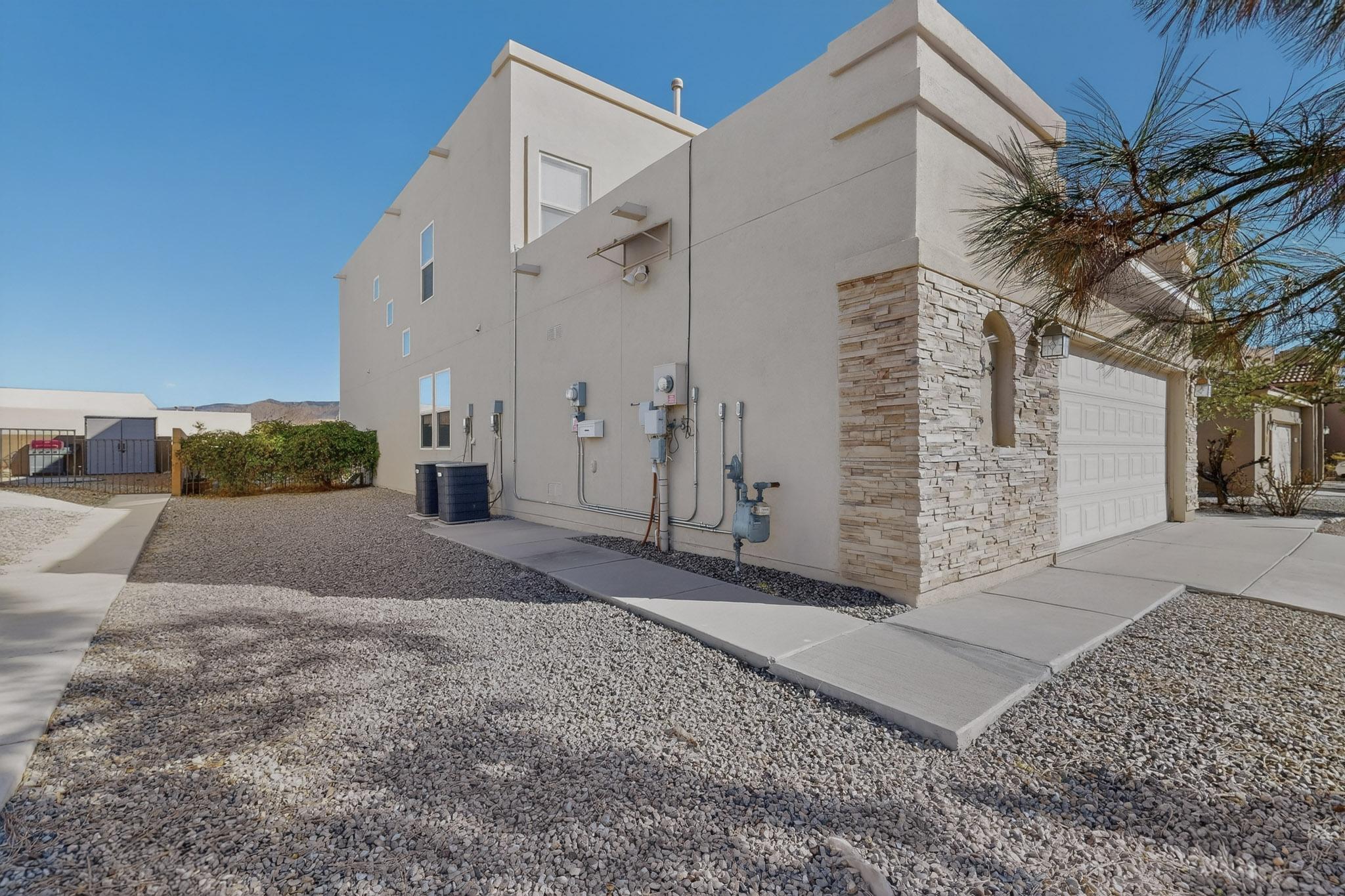 1924 Tapatio Street SE