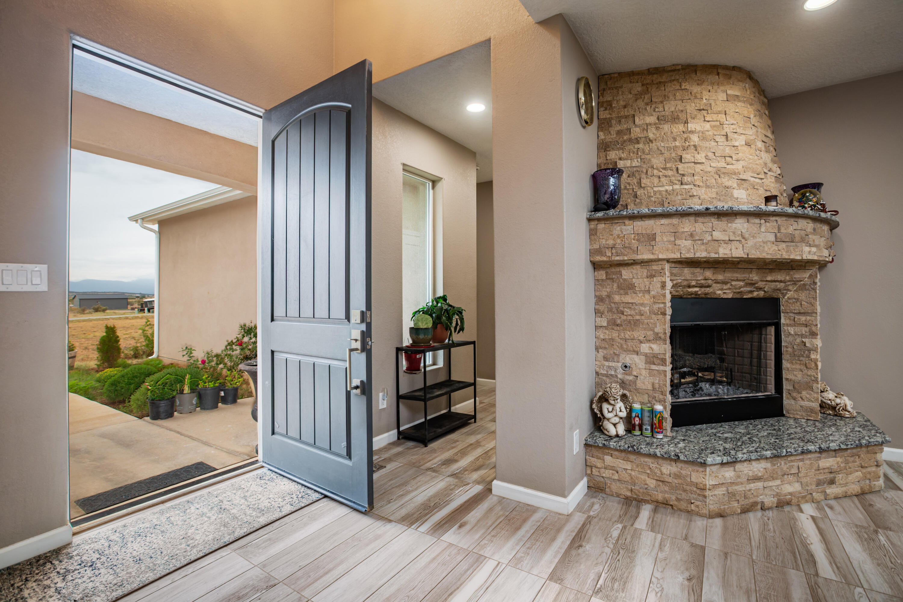 16 Northland Meadows Place