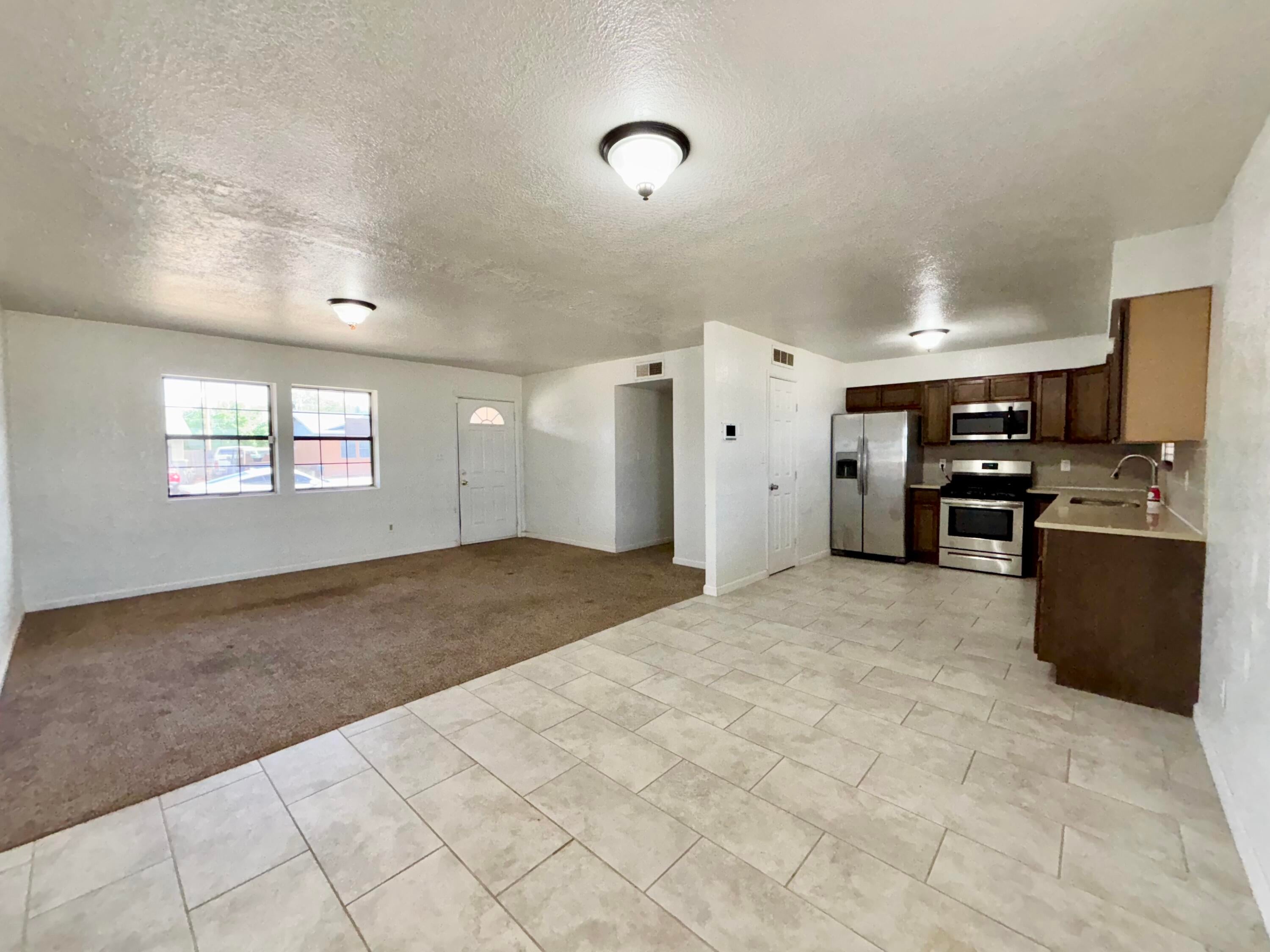 816 La Luz Drive