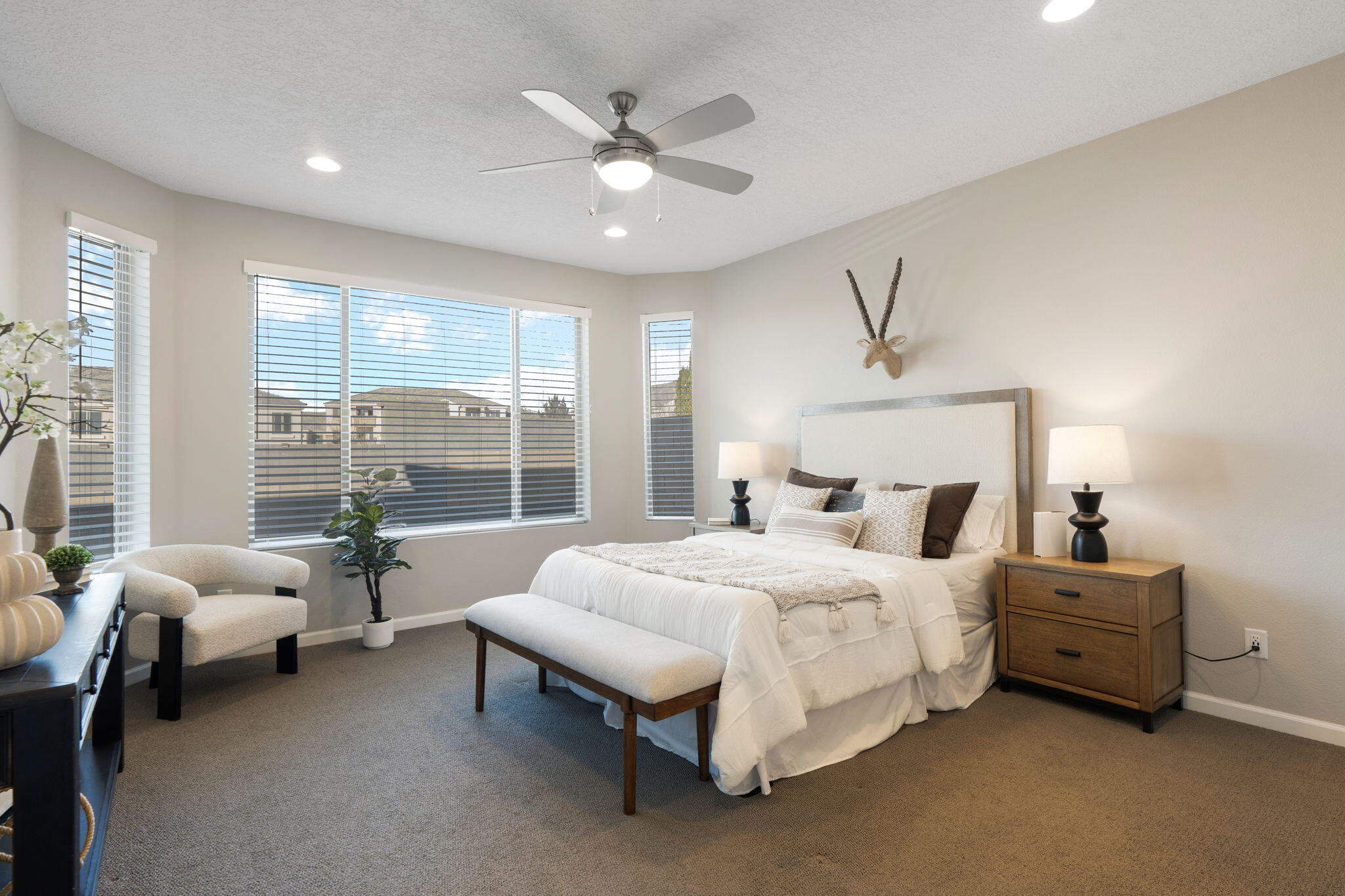 6309 Alpenglow Trail NE