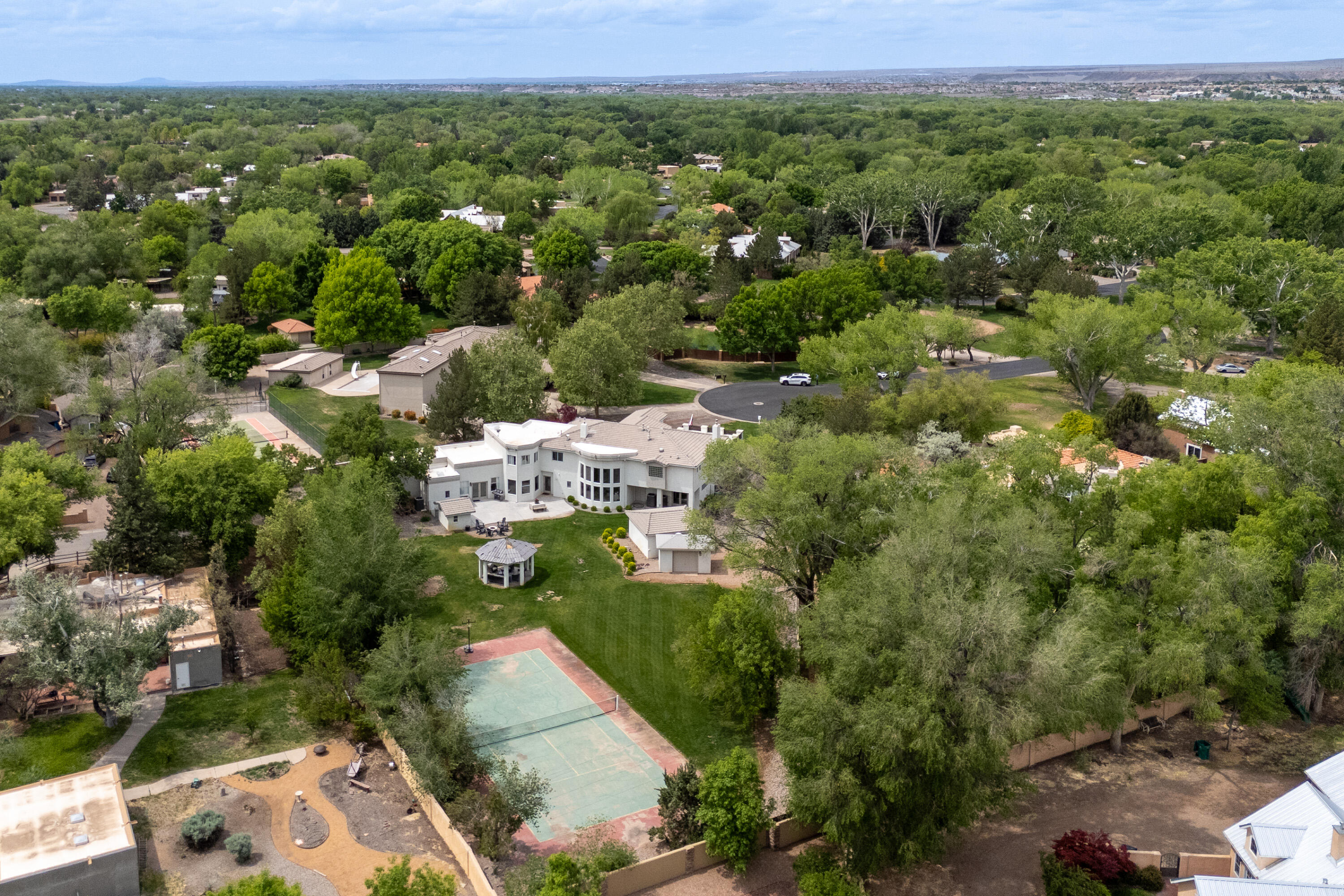 1418 Bonito Suenos Court, Los Ranchos, New Mexico image 3