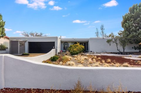 Photo of 4004 Saint Andrews Drive SE, Rio Rancho, NM 87124 (MLS # 1095497)