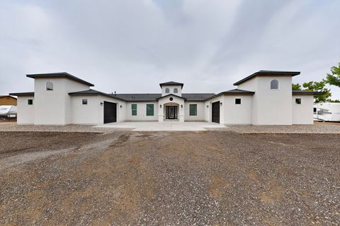 Photo of 11 INSPIRATION Drive, Los Lunas, NM 87031 (MLS # 1090229)