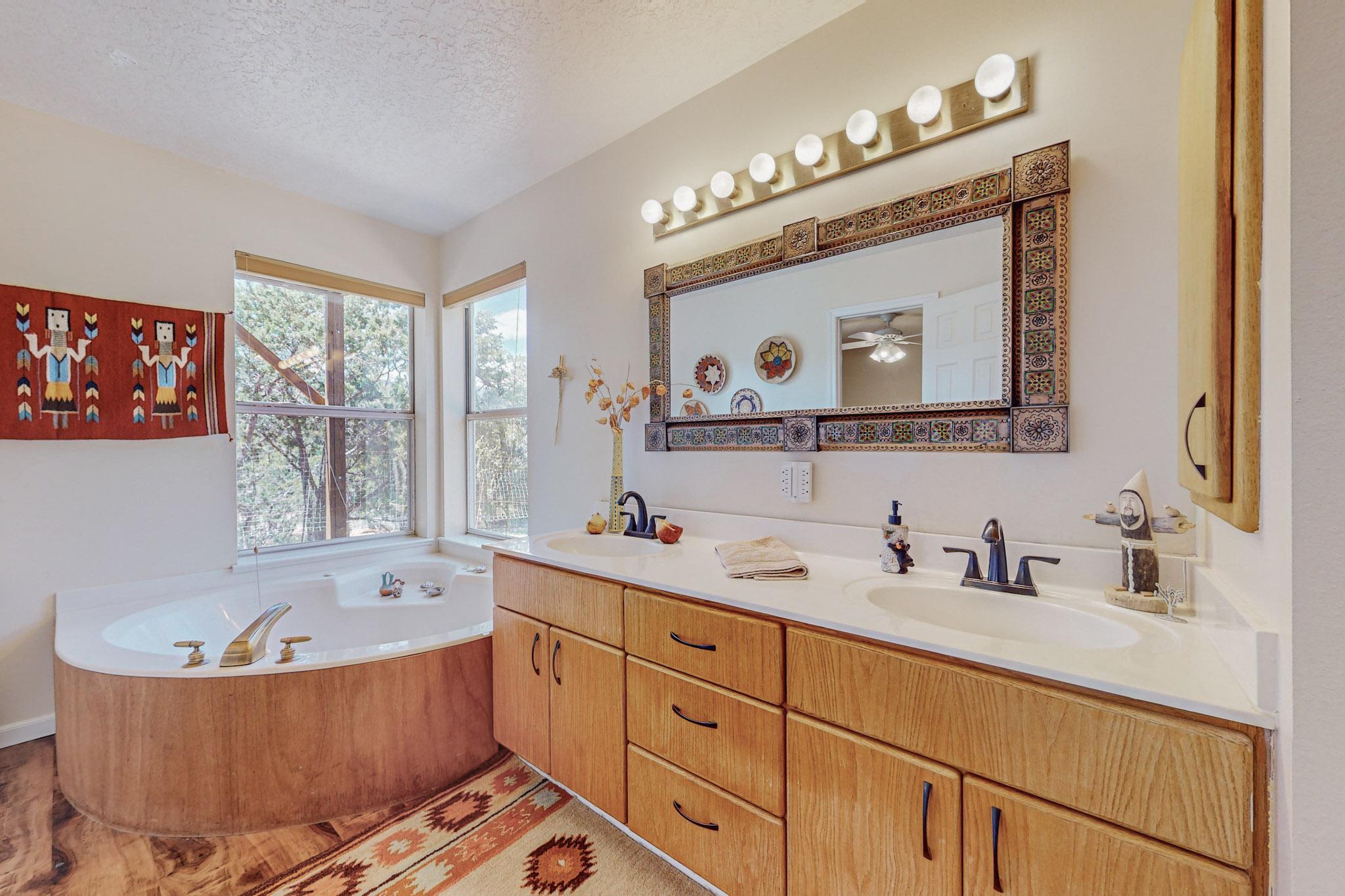 17 Sierra Blanca Road, Cedar Crest, New Mexico image 25