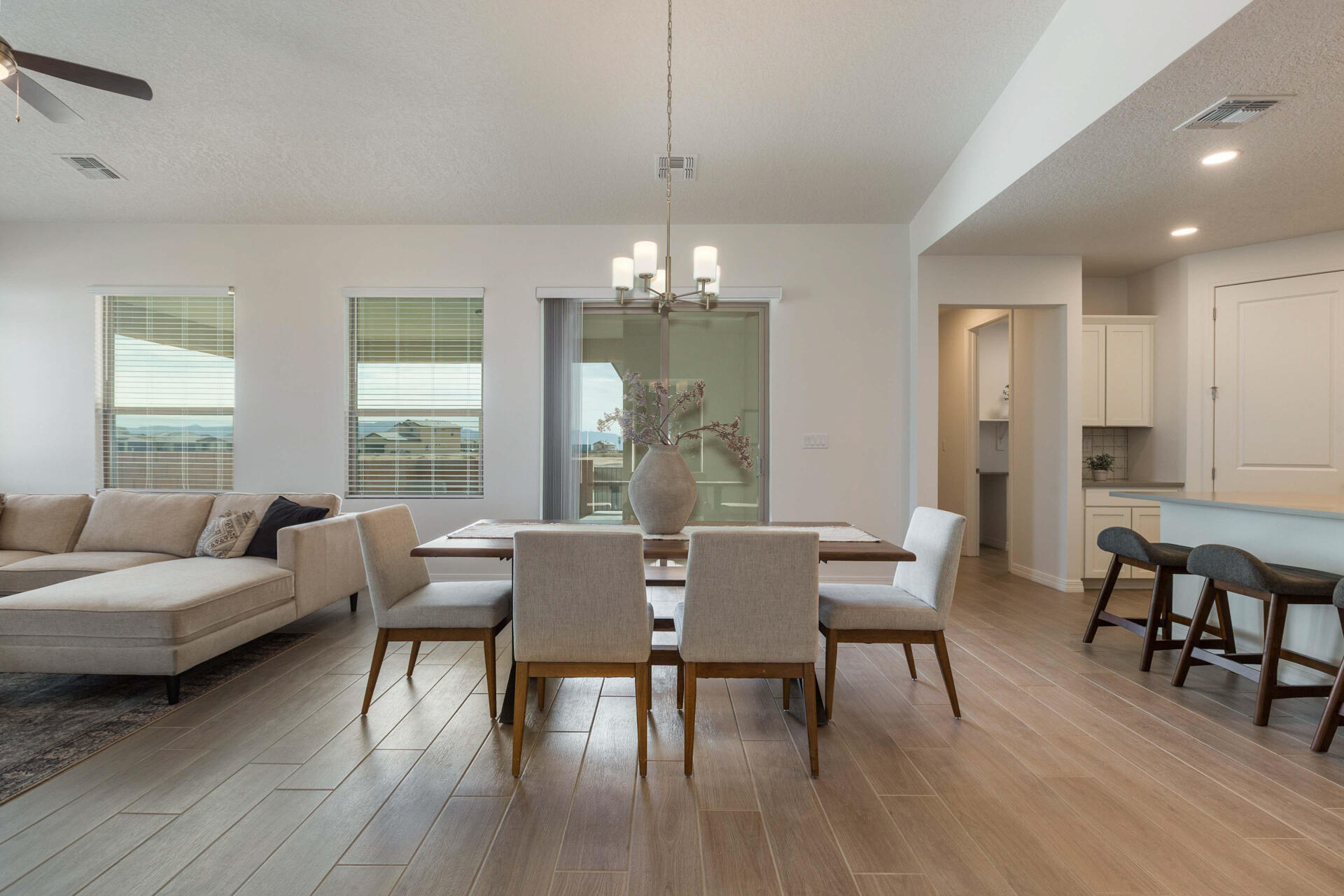 2012 Dekooning Avenue SE