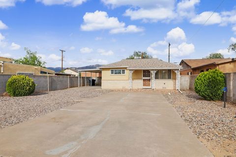 Homes For Sale - 426 Pennsylvania Street<br/> Bernalillo County, Albuquerque, NM 87108