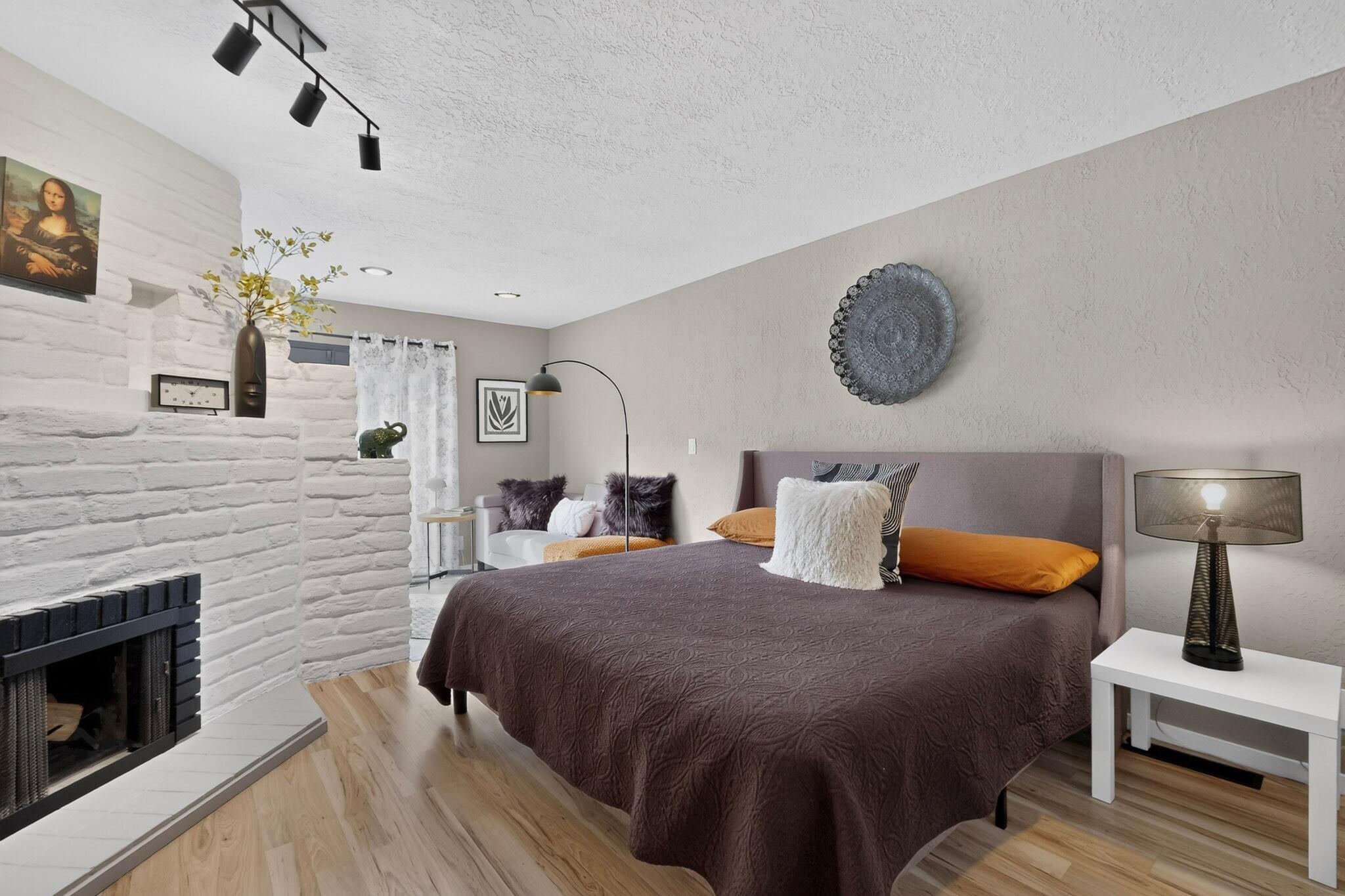 4901 Calle De Carino NE