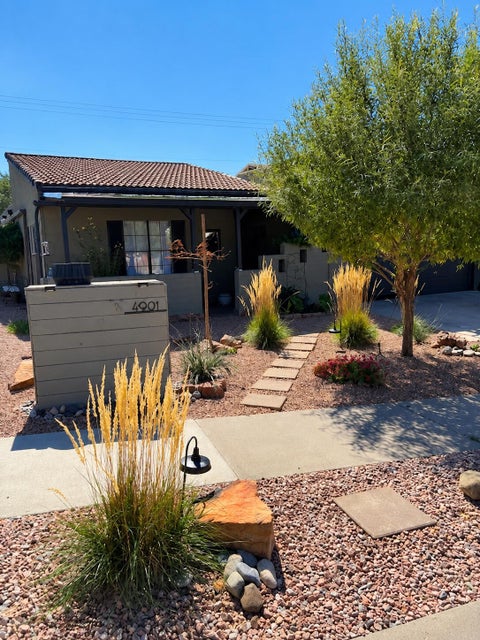 Photo of 4901 Calle De Carino NE, Albuquerque, NM 87111 (MLS # 1112019)