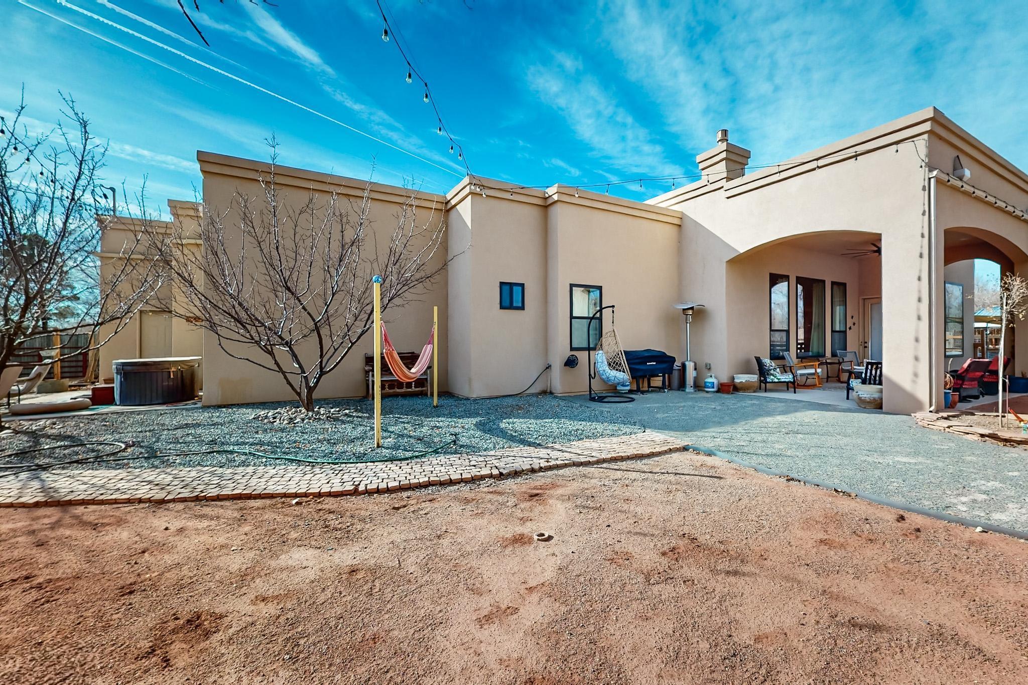 151 Mama Road, Corrales, New Mexico image 4