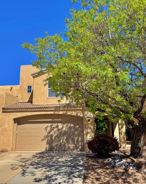Townhouse For Sale - 6423 Los Pueblos Place<br/> Bernalillo County, Albuquerque, NM 87114