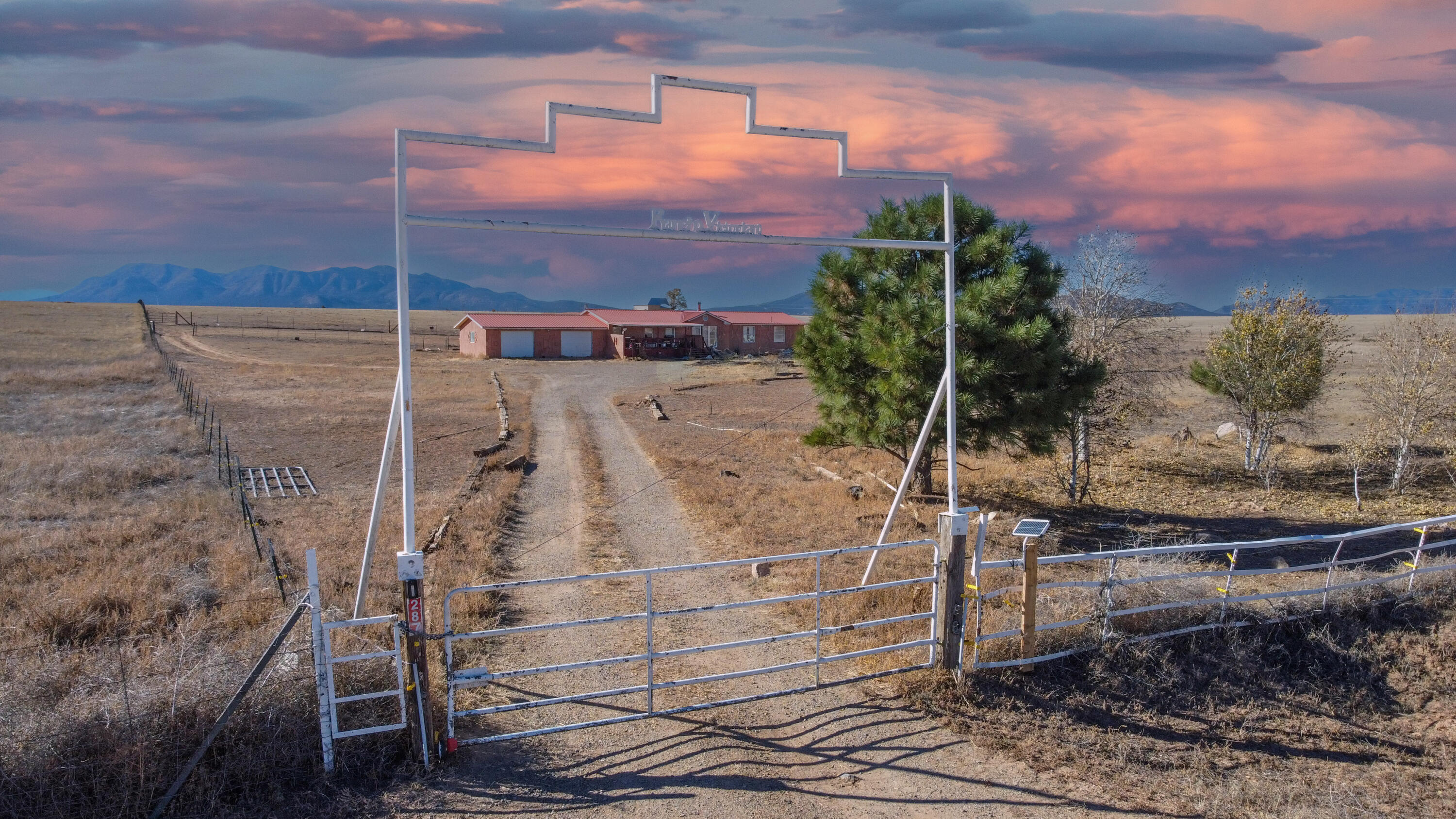 287 Calle Victoriano, Stanley, New Mexico image 2