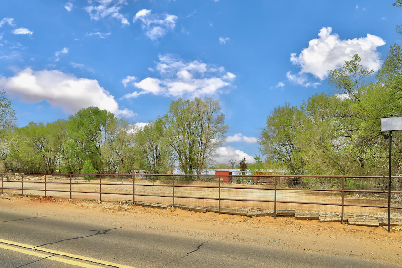 Los Ranchos Road (Lots 4 & 5) NW
