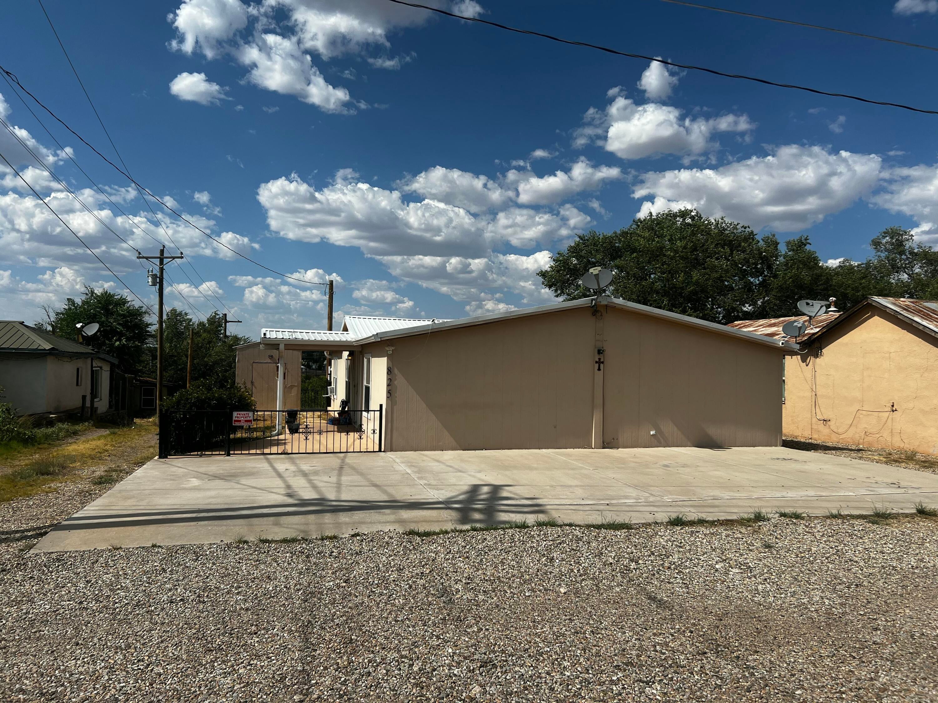 825 Corona Avenue - Photo 2