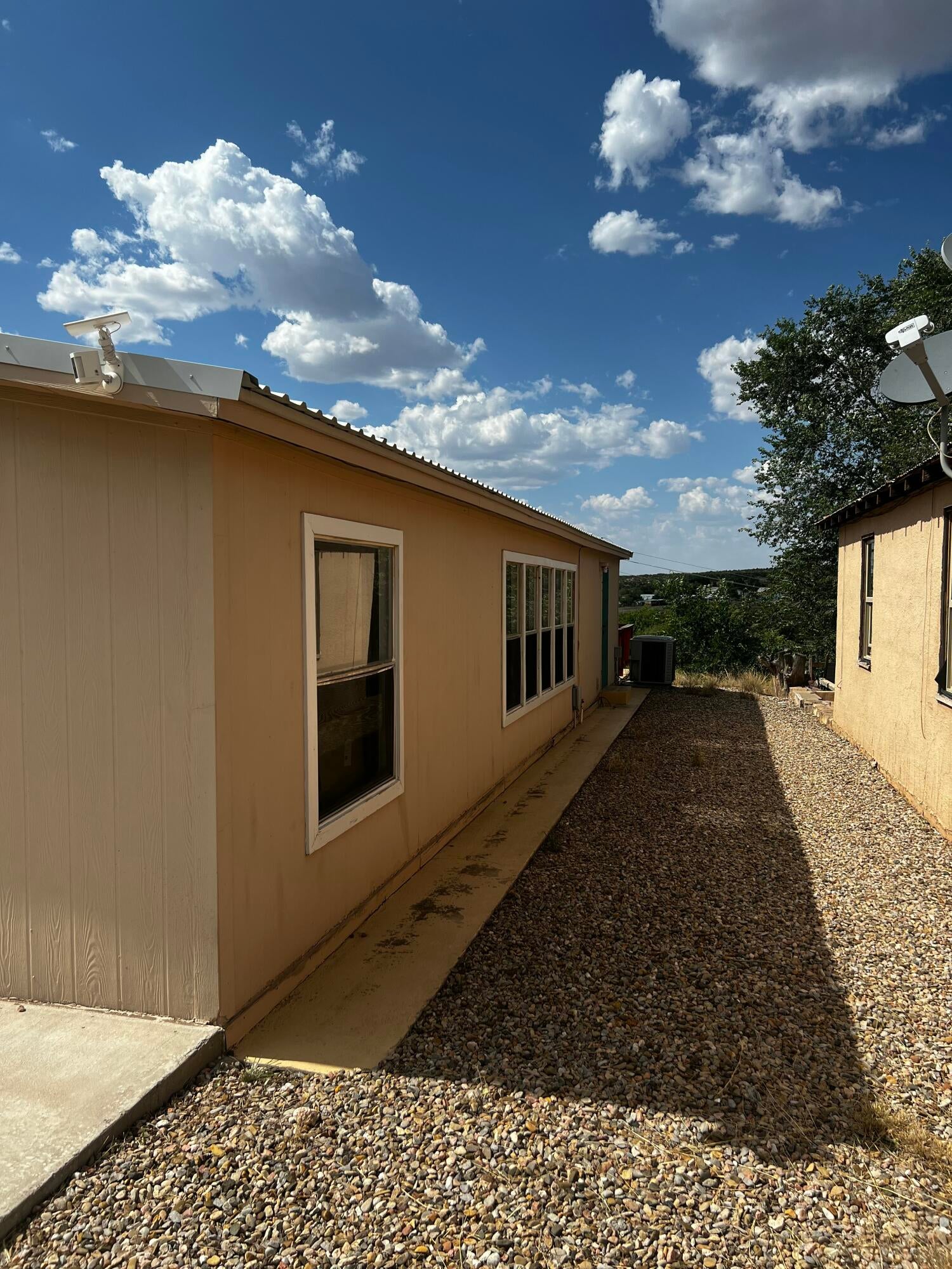 825 Corona Avenue - Photo 3
