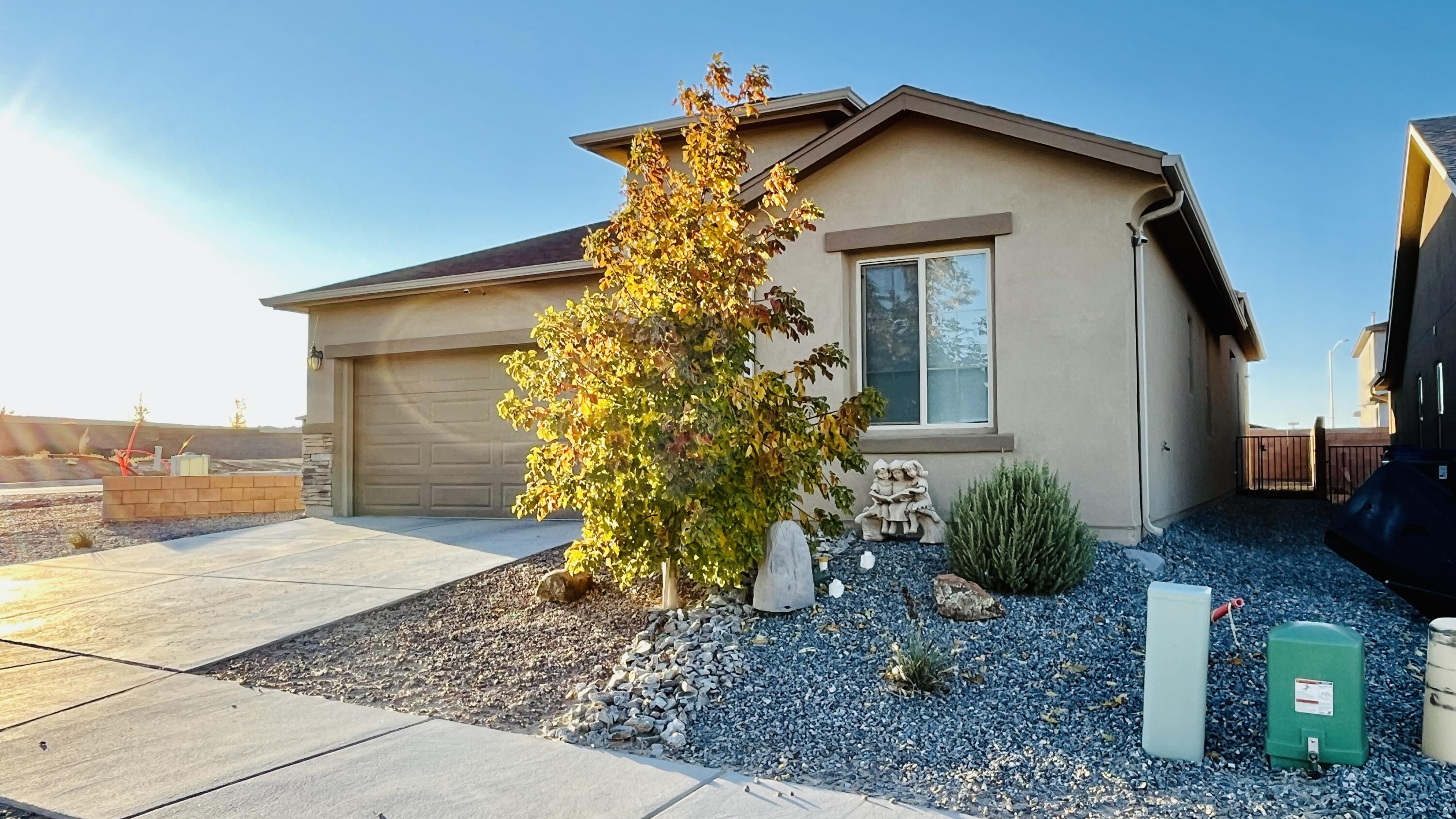 475 Adeline Avenue, Los Lunas, New Mexico image 1