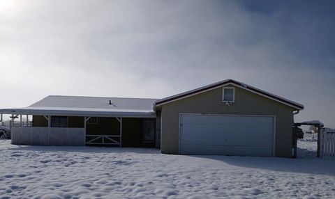 Photo of 43 Reata Road, Moriarty, NM 87035 (MLS # 1095365)